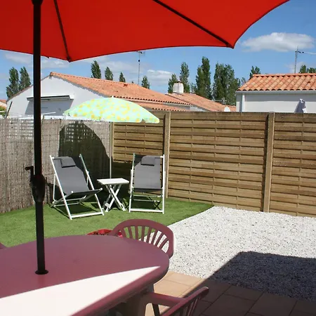 Casa de Férias Maison De à 700m De La Avec Terrasse, Wi-fi, Et équipements Complets. - Fr-1-22-296