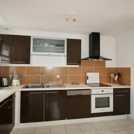 Maison De A 700m De La Avec Terrasse, Wi-fi, Et Equipements Complets. - Fr-1-22-296 Feriehus *