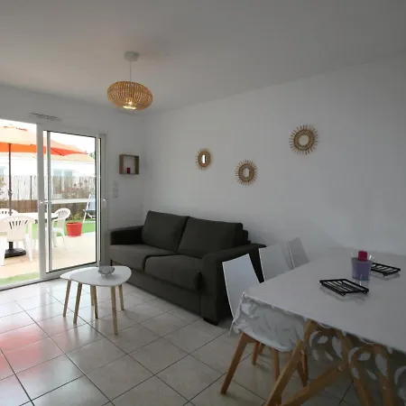 Maison De A 700m De La Avec Terrasse, Wi-fi, Et Equipements Complets. - Fr-1-22-296 Feriehus *