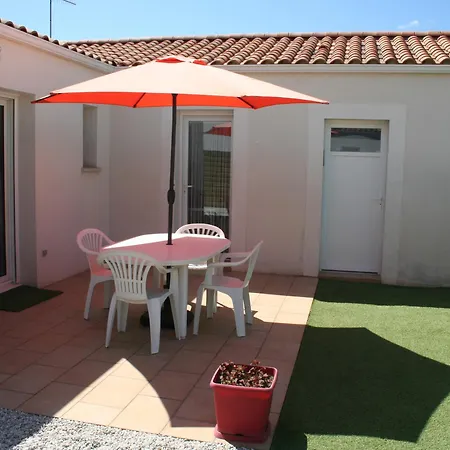 Holiday home Maison De A 700m De La Avec Terrasse, Wi-fi, Et Equipements Complets. - Fr-1-22-296