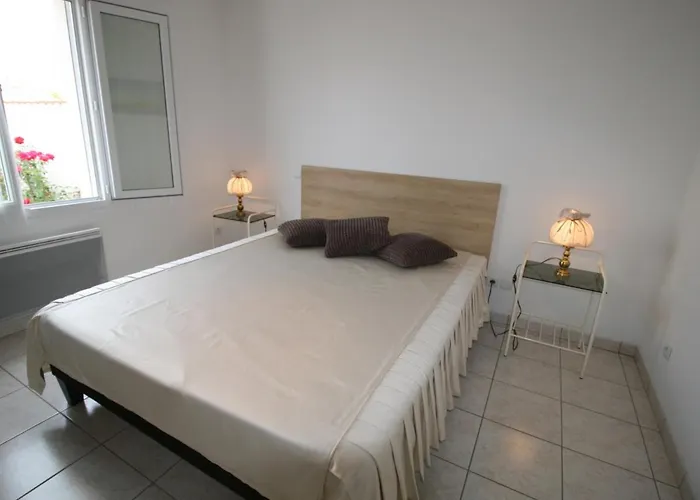 Maison De A 700m De La Avec Terrasse, Wi-fi, Et Equipements Complets. - Fr-1-22-296 Ferienhaus